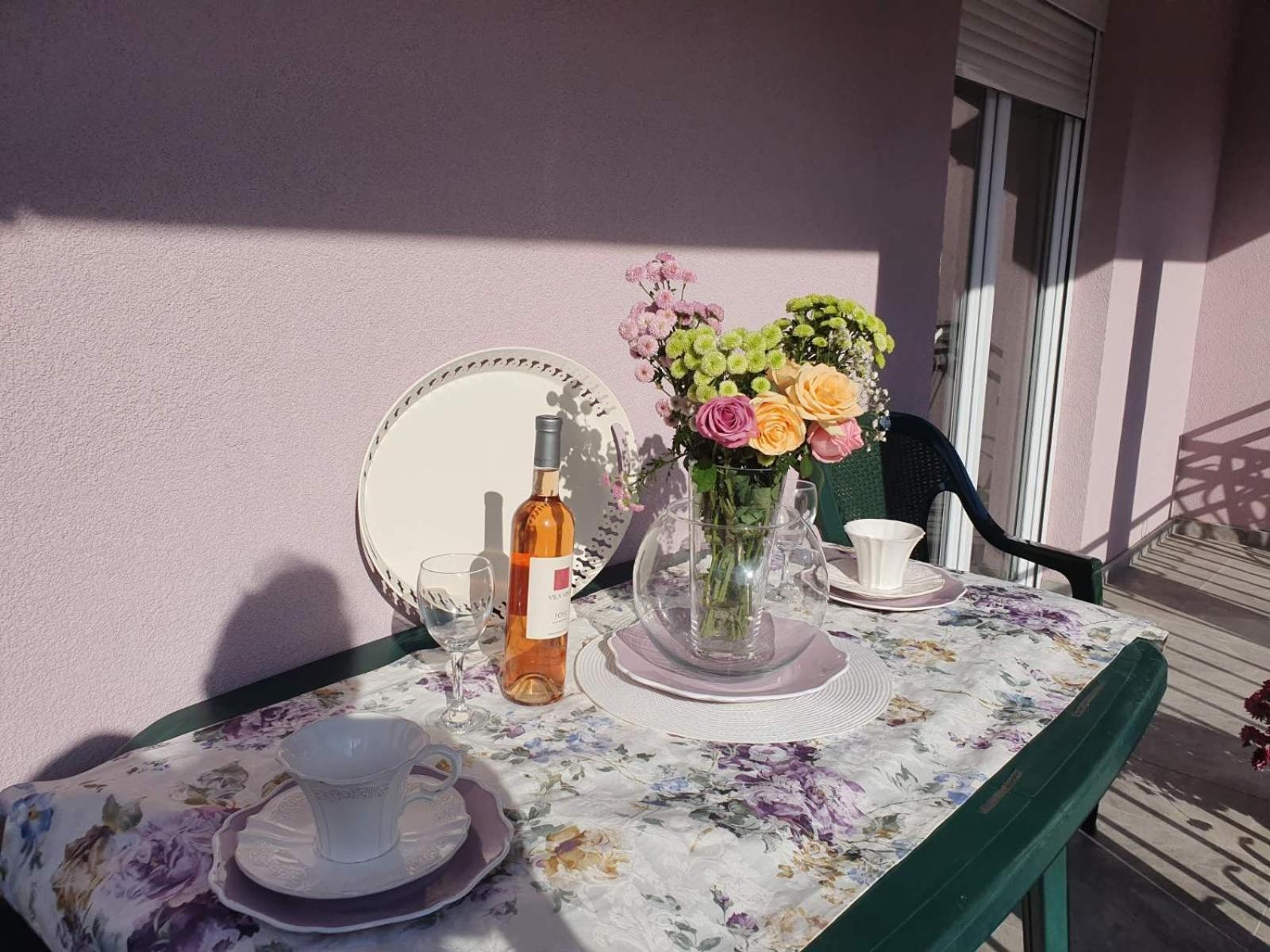 Lela Apartment