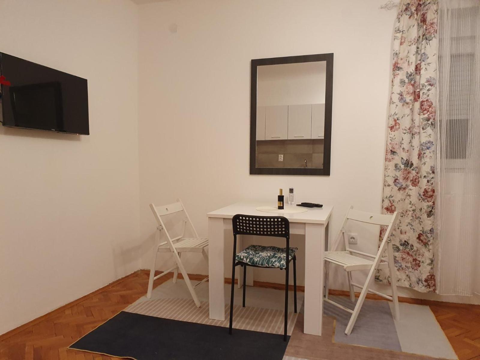 Lela Apartment